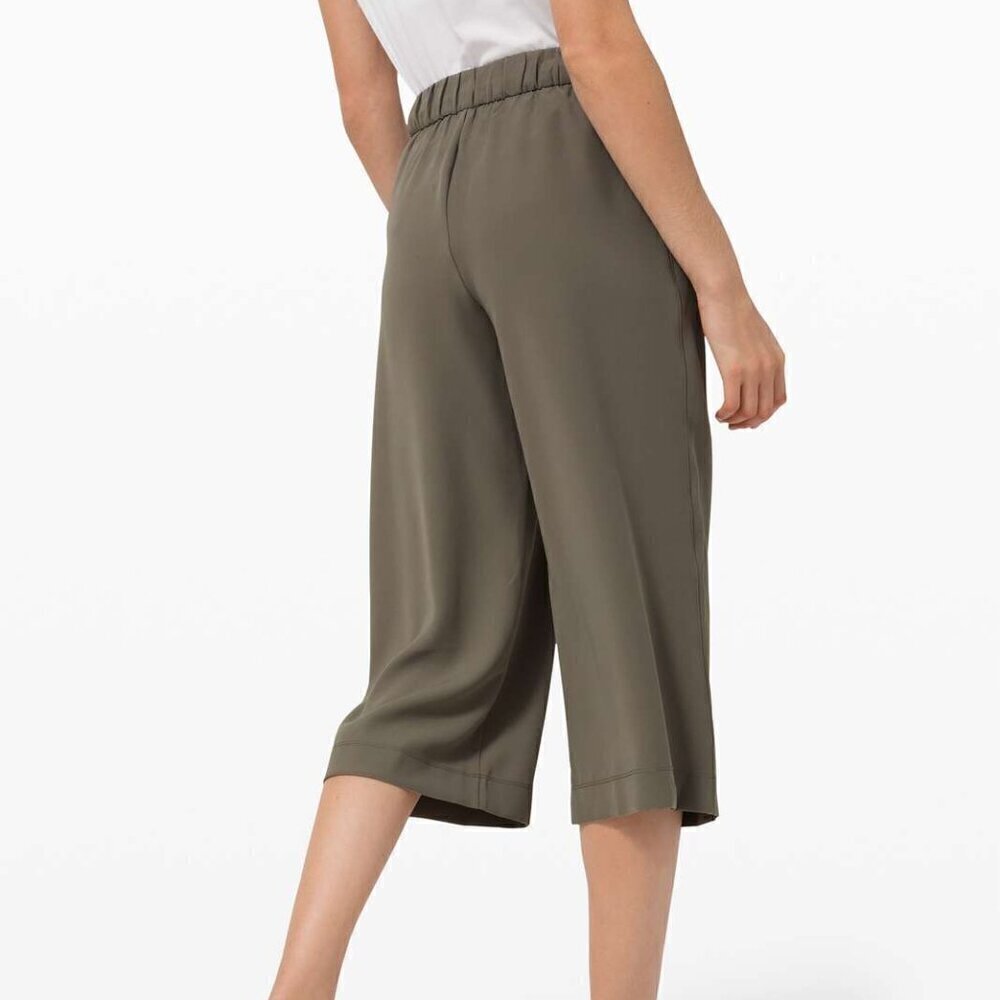 Lululemon Noir Crop Pants Grey Sage Size 6 - Picture 3 of 12